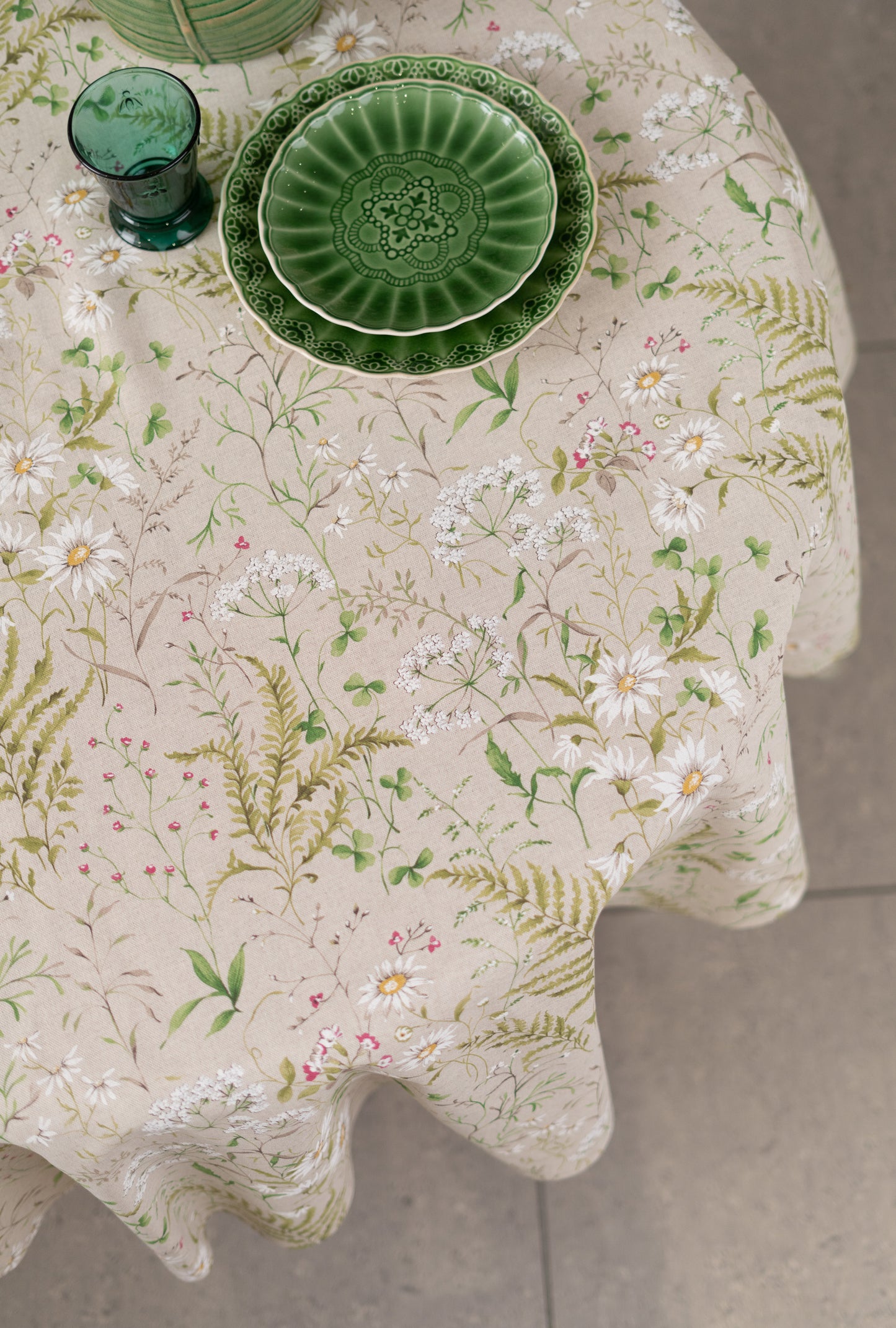Round Floral Tablecloth, Poly-Cotton Mix, Printed | Meadow Flowers