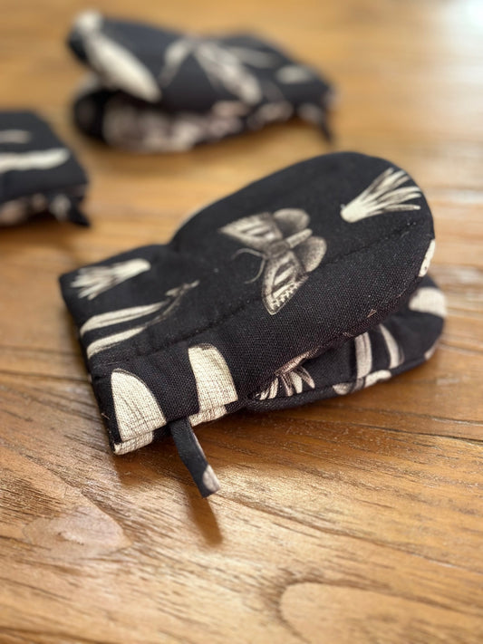 Oven Glove Small with Double Wool Filling, 100% Cotton, Printed | Seeds Carbon